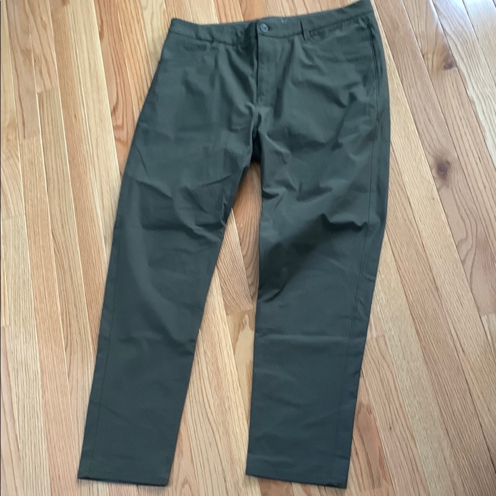Men's Vuori Olive Green Pants